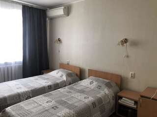Отель Hotel Ukraina Полтава Двухместный номер с 2 отдельными кроватями-8