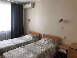 Отель Hotel Ukraina Полтава Двухместный номер с 2 отдельными кроватями-16